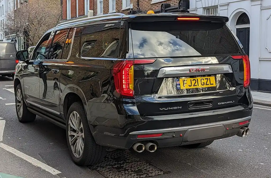 GMC Yukon XL Chauffeur SUV — gallery view