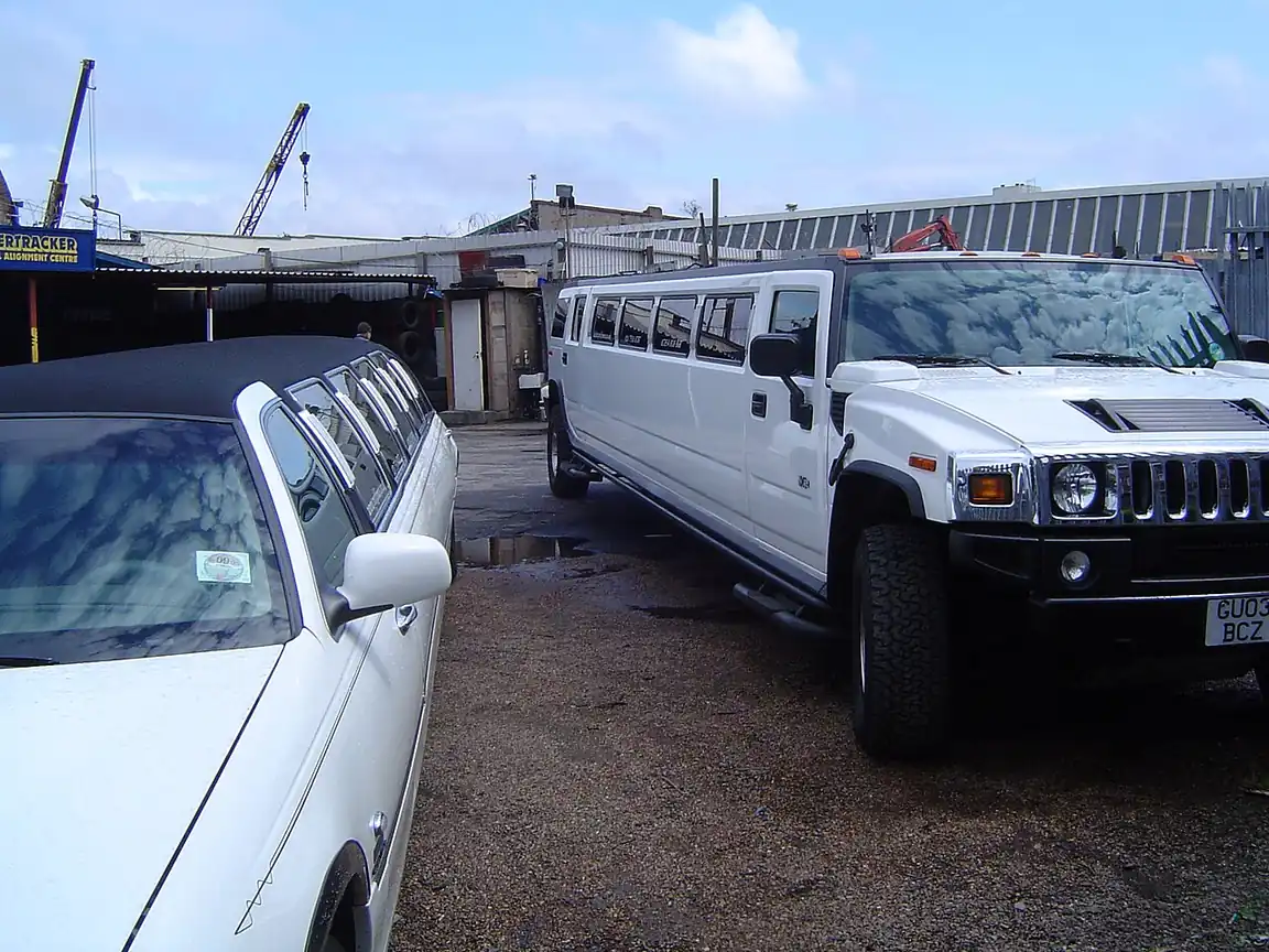 Hummer H2 Stretch Limousine — gallery view