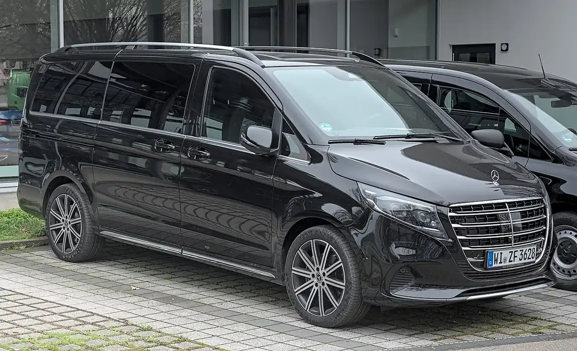 Mercedes-Benz V-Class for hire in Dubai