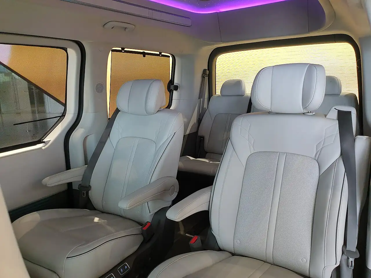 Mercedes-Benz V-Class — cabin and detail view