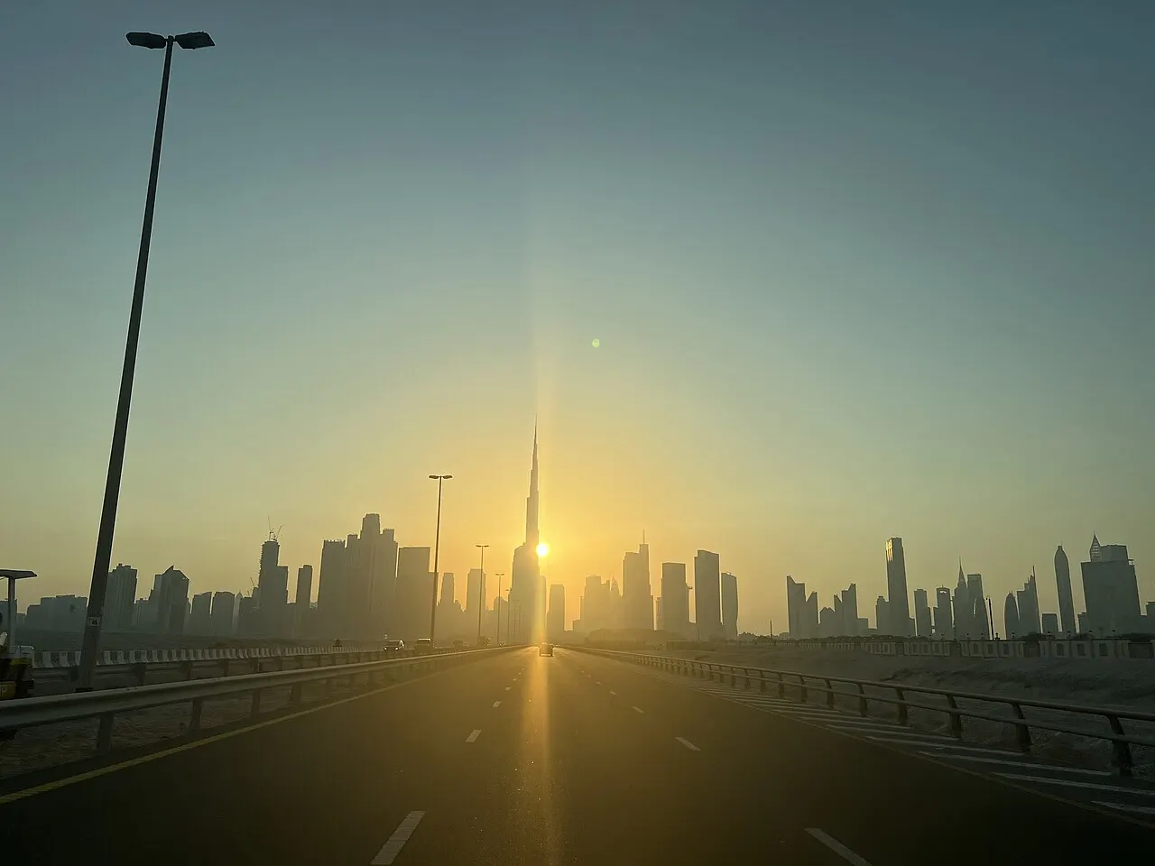 Cross-Emirate Travel in Dubai — on the road