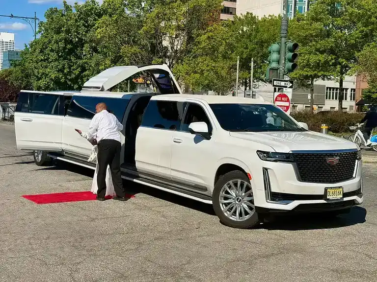 Hourly Chauffeur Hire in Dubai — photo