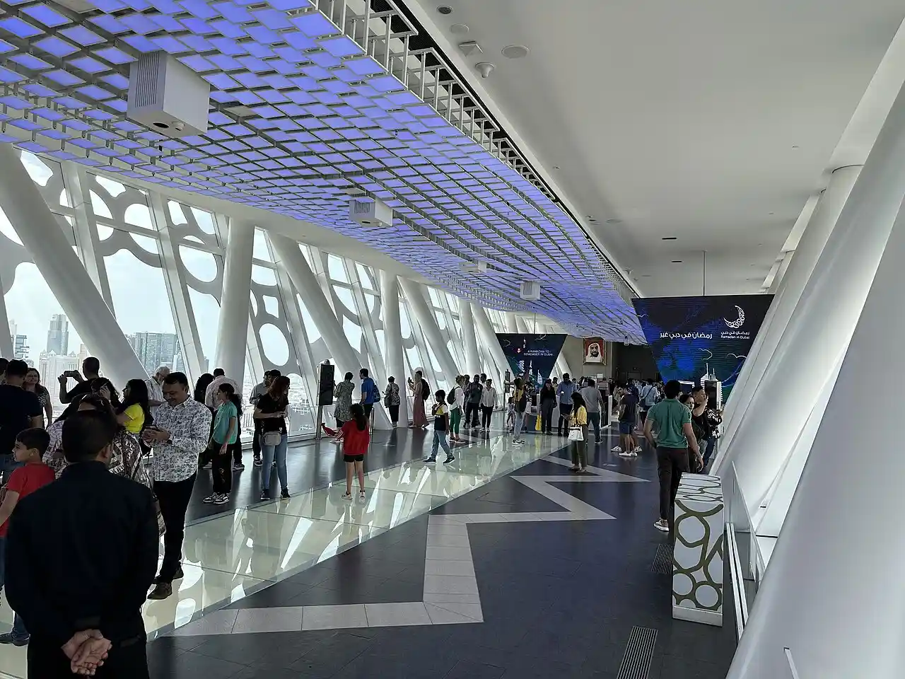 Night Tours, Concerts & Theatre in Dubai — on the road